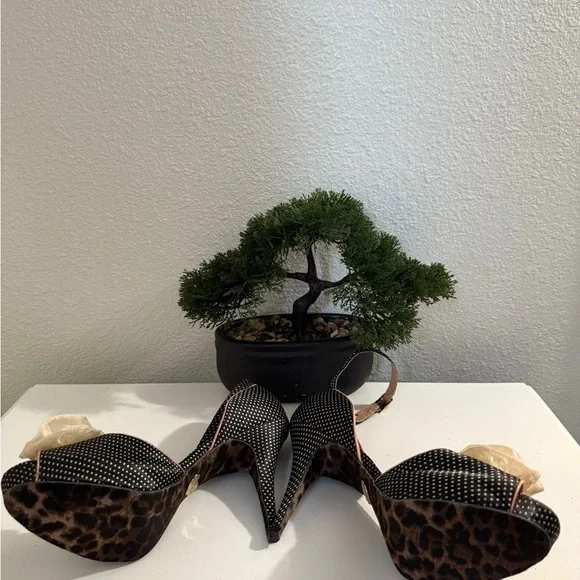 Besty Johnson Black and Cream Polka Dot Women's Heels - Picture 2 of 12